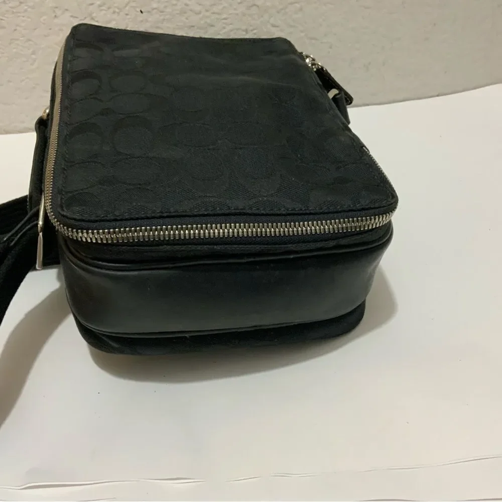 Vintage  COACH Signature 4270 Logo Canvas Camera/Flight Bag sling Black Rare